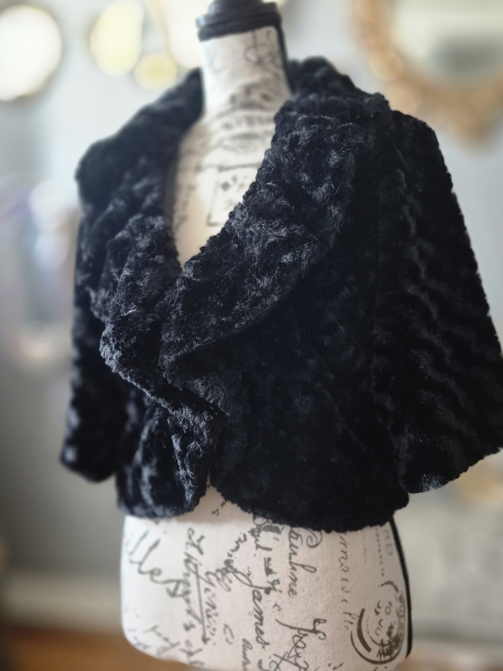 Coastal Grandma Black Faux Fur Cropped Cape Jacket Medium